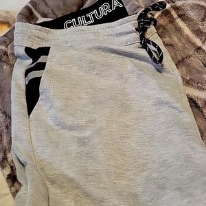 Like New size large Cultura Sweats
